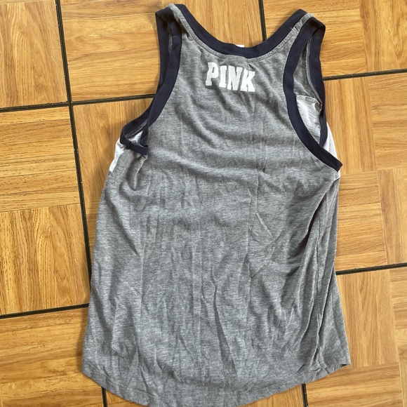 U of T tank top, University of Toronto - Picture 2 of 4